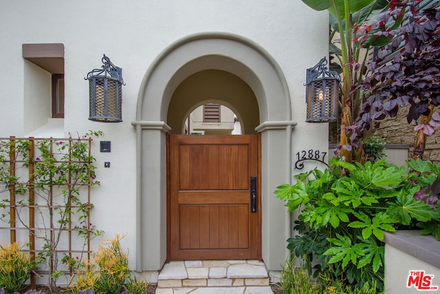 view of property entrance