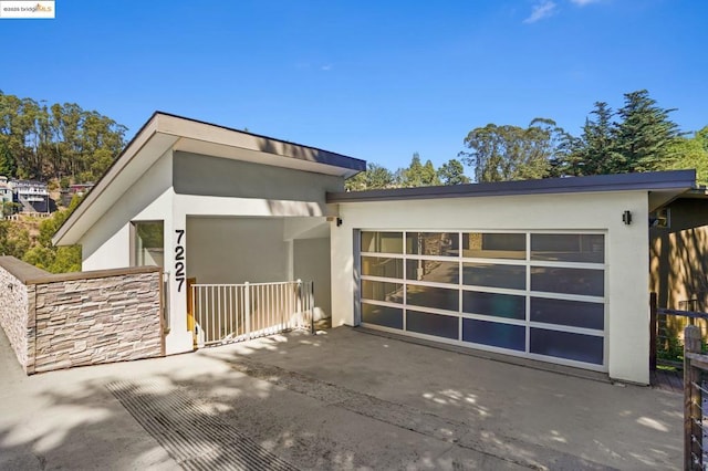 view of front of home featuring a garage