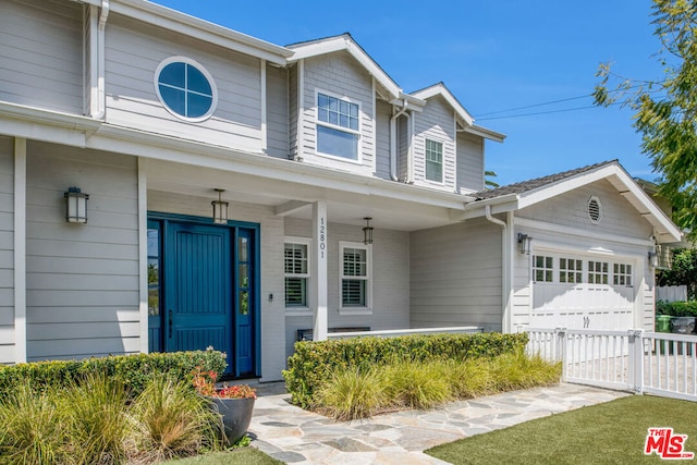 view of front of house featuring a garage