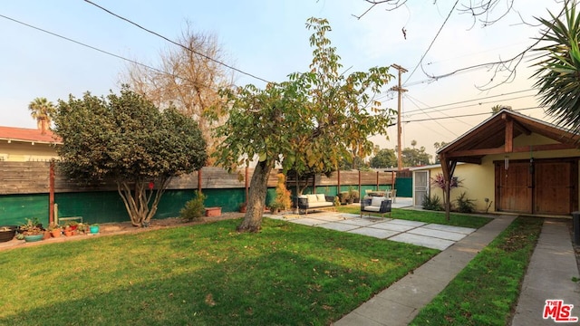 view of yard featuring a patio