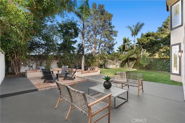 view of patio featuring an outdoor hangout area