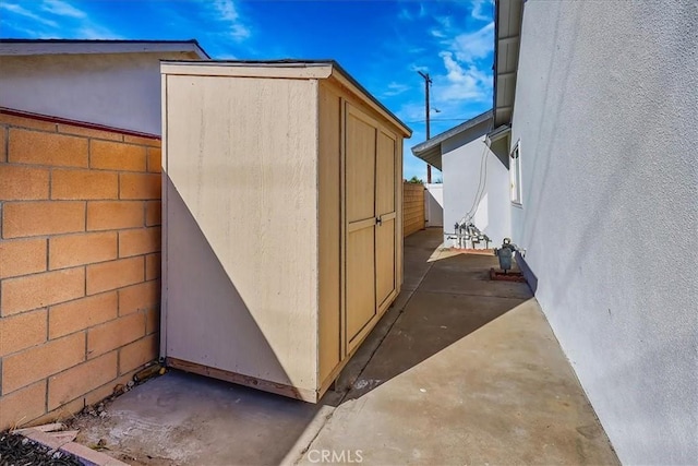 view of outbuilding