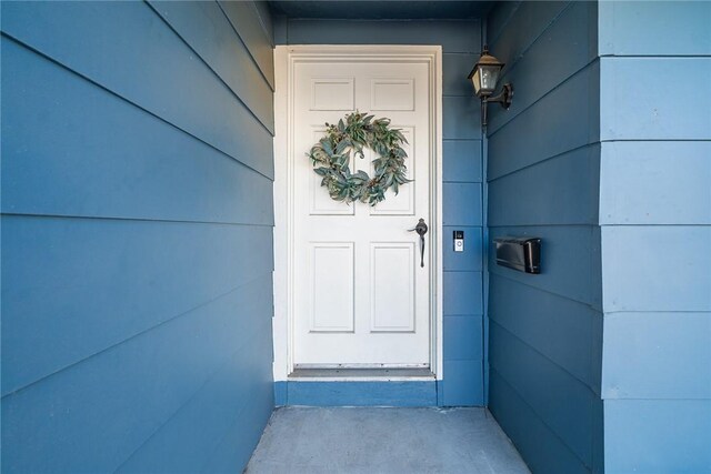 view of entrance to property