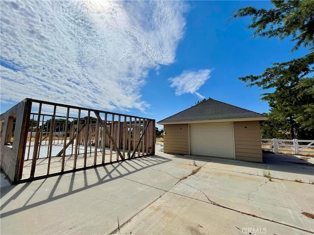 exterior space featuring an outbuilding