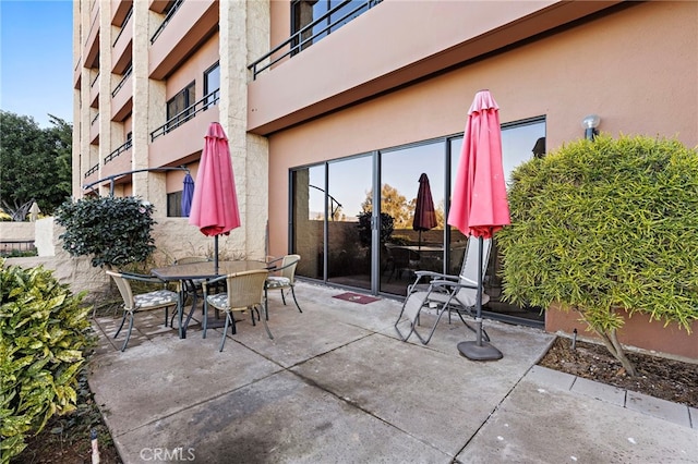 24055 Paseo Del Lago Unit 103, Laguna Woods, CA 92637 - view of patio / terrace featuring outdoor dining space