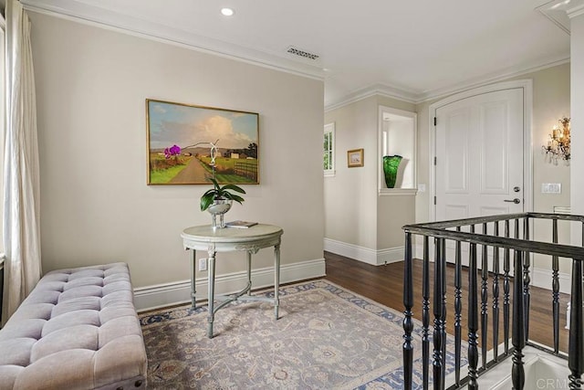 2045 W California St, San Diego, CA 92110 - entrance foyer featuring wood finished floors, baseboards, crown molding, and recessed lighting
