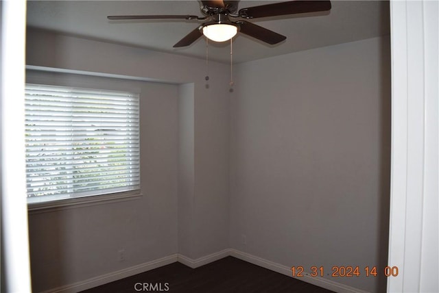 empty room featuring ceiling fan