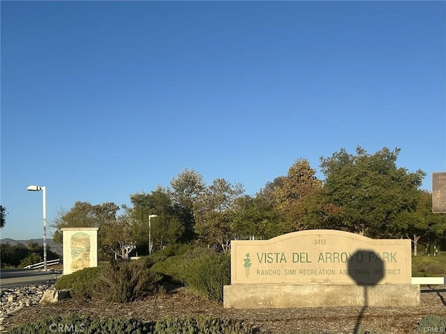 view of community / neighborhood sign