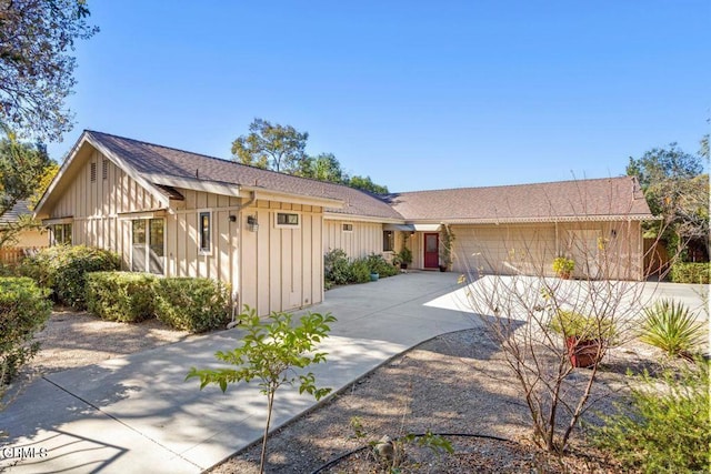 view of front of house with a garage