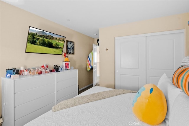 bedroom featuring a closet