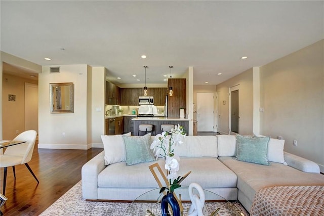 11023 Fruitland Dr Unit 304, Studio City, CA 91604 - photo 10
