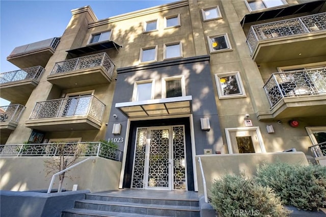 11023 Fruitland Dr Unit 304, Studio City, CA 91604 - photo 1
