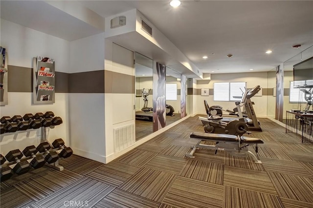 workout area with baseboards, visible vents, carpet floors, and recessed lighting