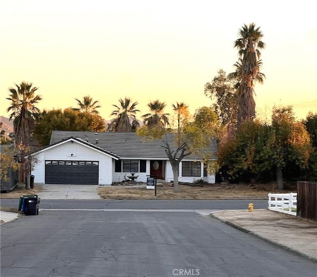 view of front facade featuring a garage