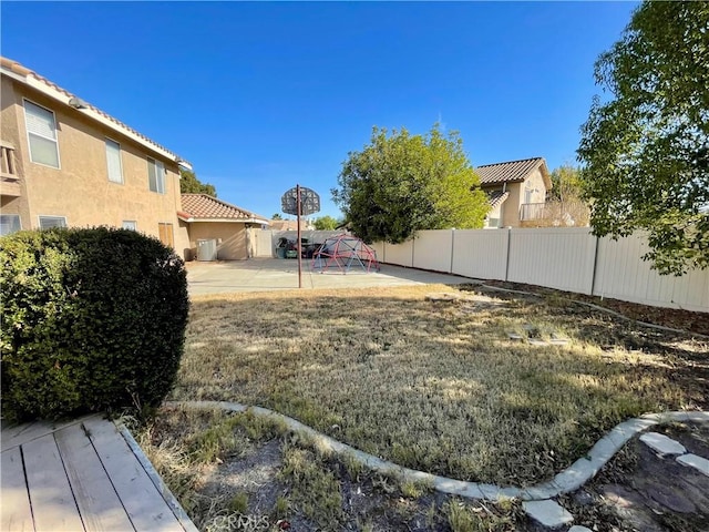 view of yard with a patio