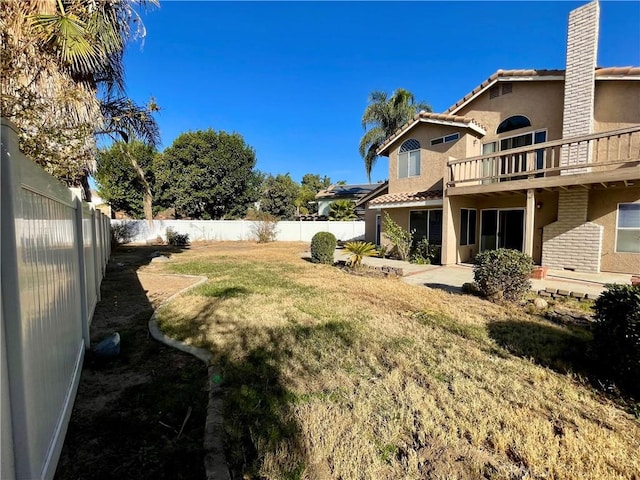 view of yard with a patio