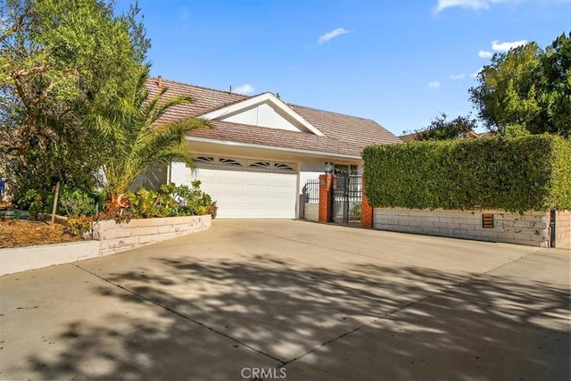 view of front facade featuring a garage