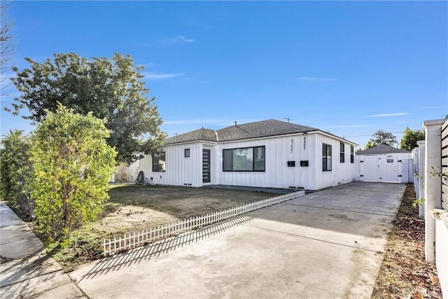 view of front of home featuring a patio area