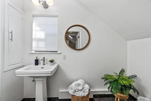 bathroom featuring sink