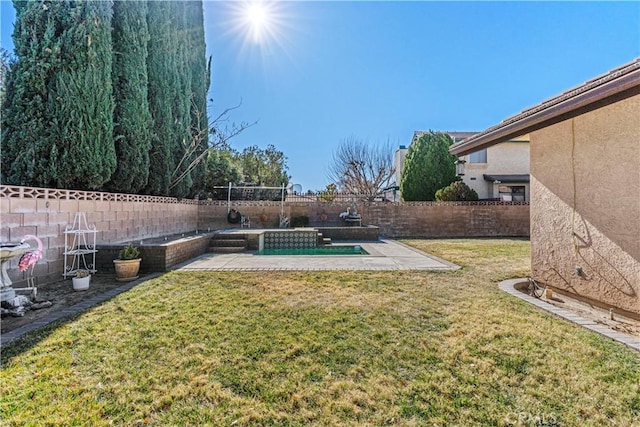 view of yard with a patio