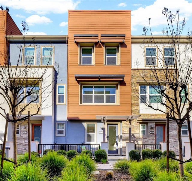 view of townhome / multi-family property