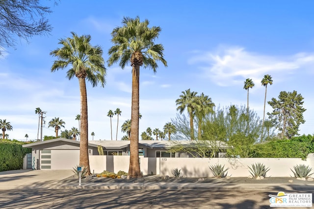 view of front of house featuring a garage