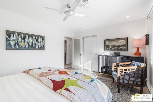 bedroom with ceiling fan