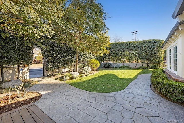 view of yard with a patio