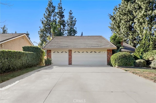 view of front facade with a garage