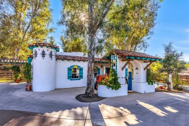 view of mediterranean / spanish-style home