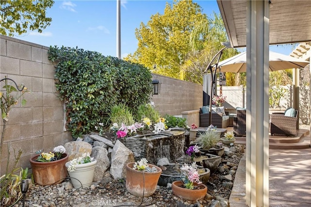 view of patio / terrace with an outdoor hangout area