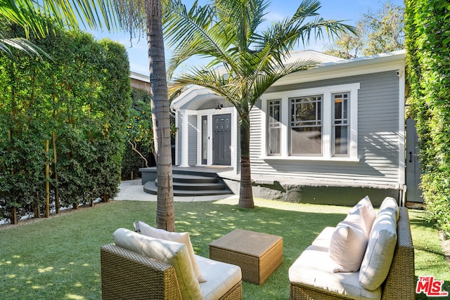 view of yard with an outdoor hangout area