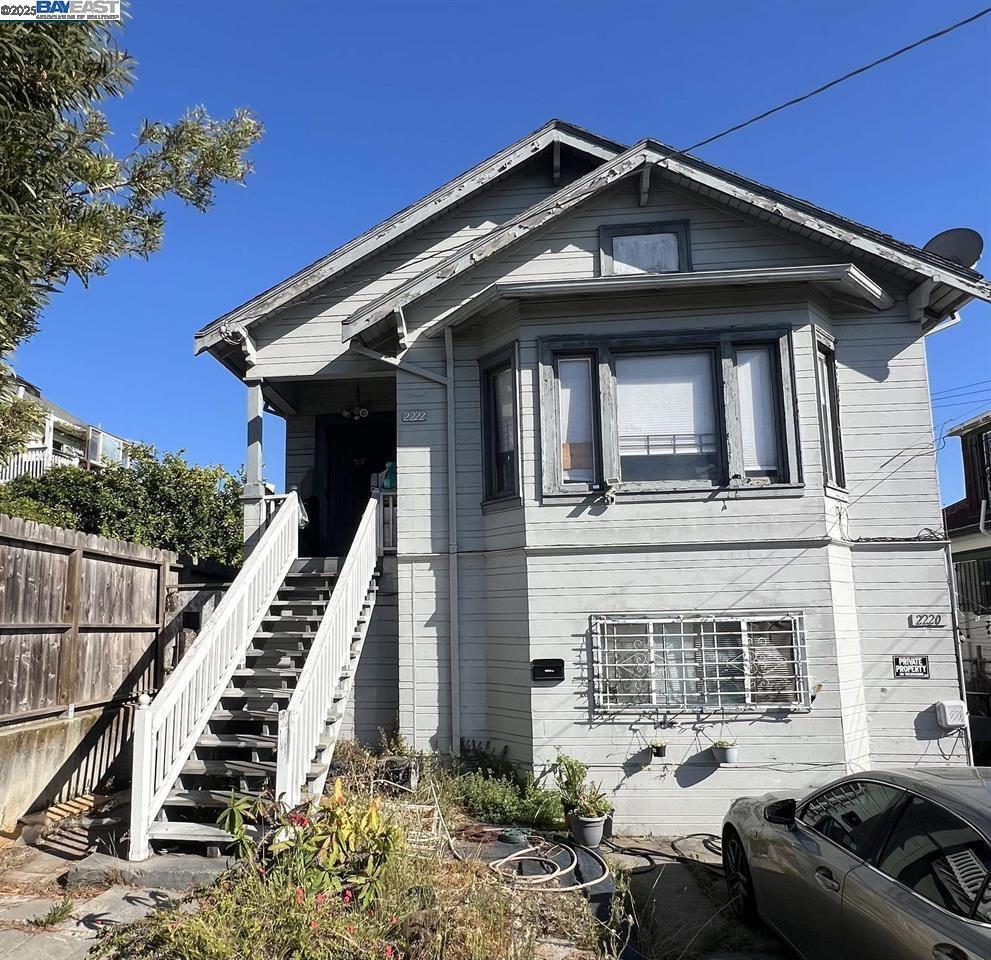 view of front of house