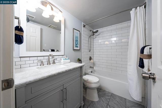 full bathroom featuring shower / bathtub combination with curtain, backsplash, vanity, and toilet