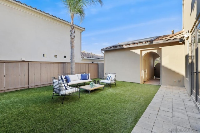 view of yard with outdoor lounge area