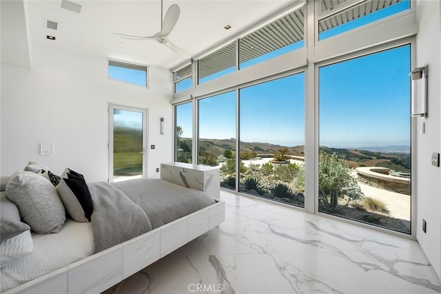 bedroom with ceiling fan