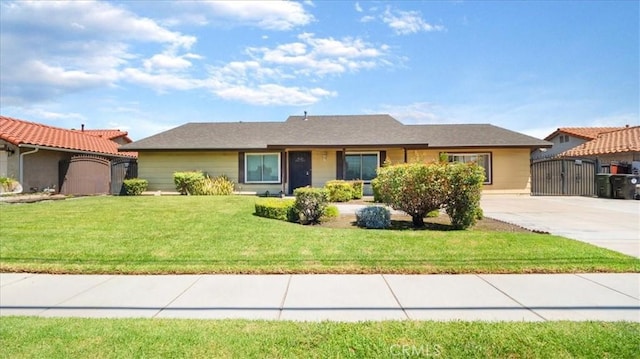 view of front of home with a front lawn