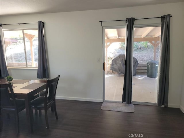 45412 N Oakview Dr, Oakhurst, CA 93644 - dining space featuring dark wood-style floors and baseboards