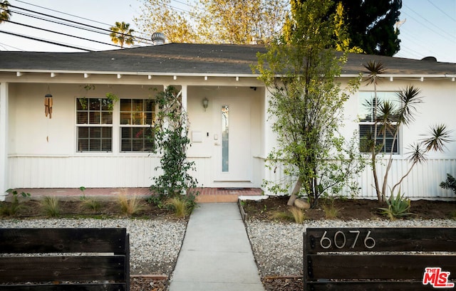 view of property entrance