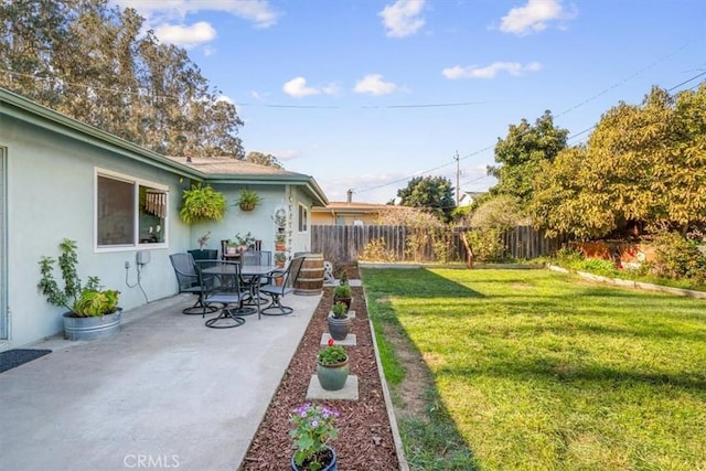 view of yard with a patio