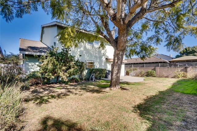 view of yard with a patio area