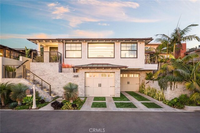 view of front of house featuring a garage