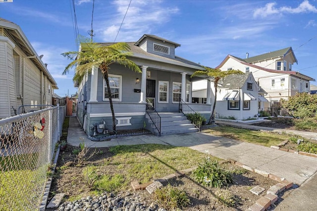 Listing photo 2 for 1837 Wood St, Alameda CA 94501