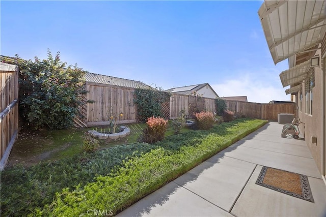 view of yard with a patio area