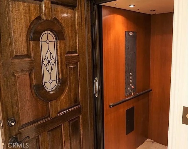 room details featuring elevator