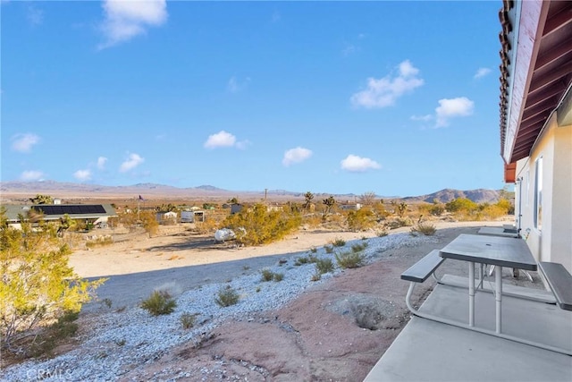 32758 Spinel Rd, Lucerne Valley, CA 92356 - view of yard with a mountain view