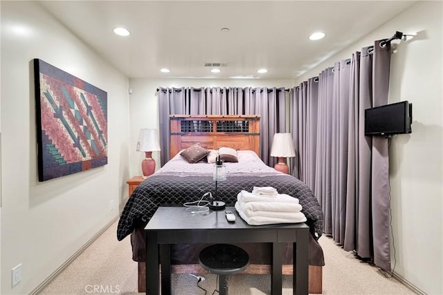 32758 Spinel Rd, Lucerne Valley, CA 92356 - bedroom featuring light carpet, baseboards, visible vents, and recessed lighting
