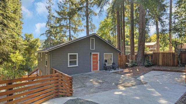 view of front of property featuring a patio