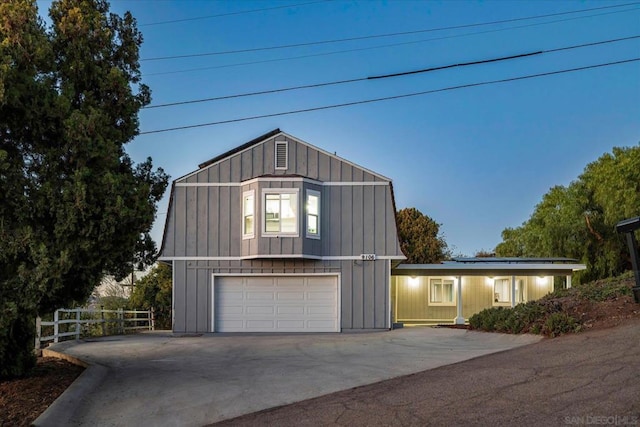 view of front of property featuring a garage