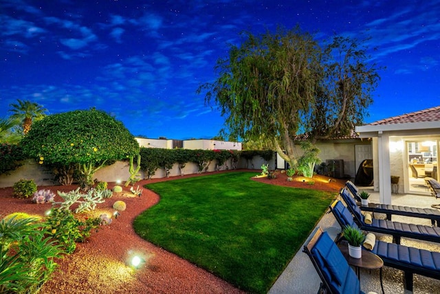 view of yard with a patio area